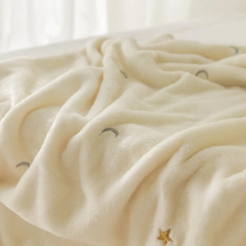 couverture bebe motif etoiles lunes reve-et magie