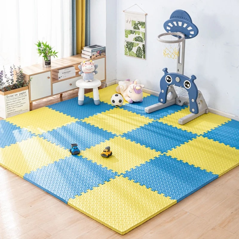 Tapis puzzle jaune et bleu bébé motricité libre