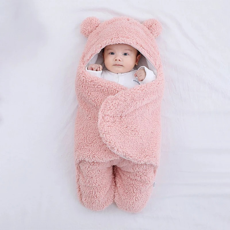 Nid d'ange bebe fille rose chaud et confortable