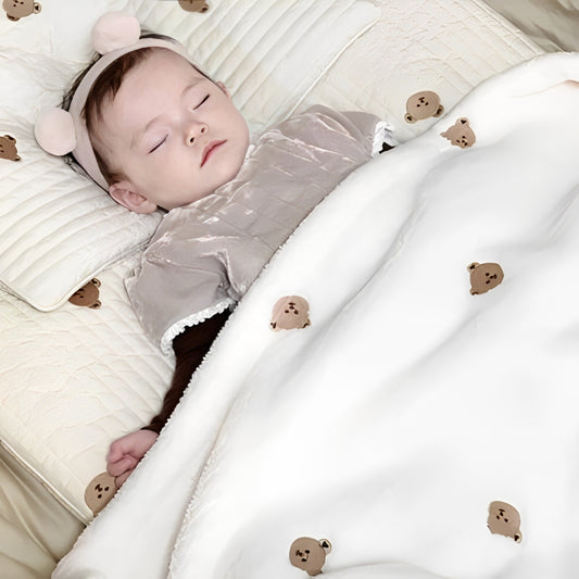 couverture bebe douce moelleuse bebe endormi paisiblement