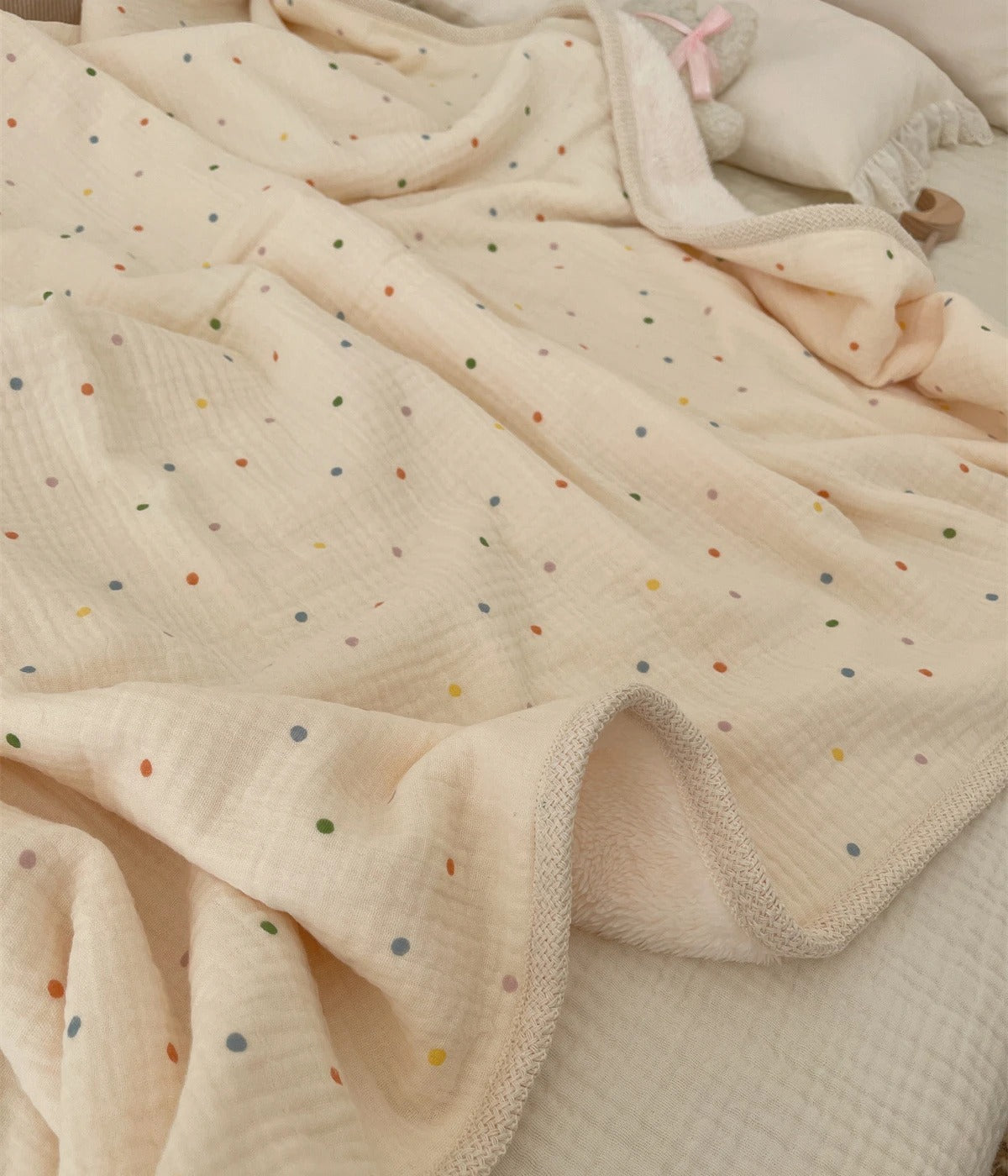 Couverture bébé douce en bambou et coton pois multicolores