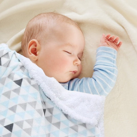 Couverture bebe polaire tenant au chaud bébé endormi 