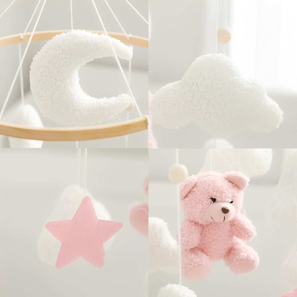 Mobile bebe gros plan sur ours, étoiles, lune et nuages