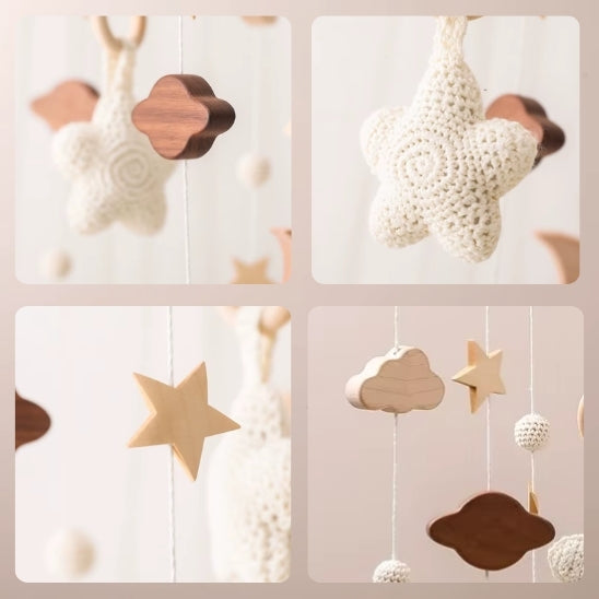 Mobile musical bébé quatre éléments visibles