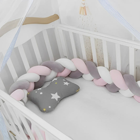Tresse de lit bébé rembourrée en coton, faite main avec des finitions soignées pour un produit durable et sécurisant
