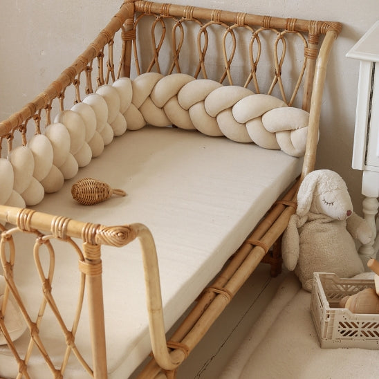 Tresse de lit bébé crème velours doux et hypoallergénique